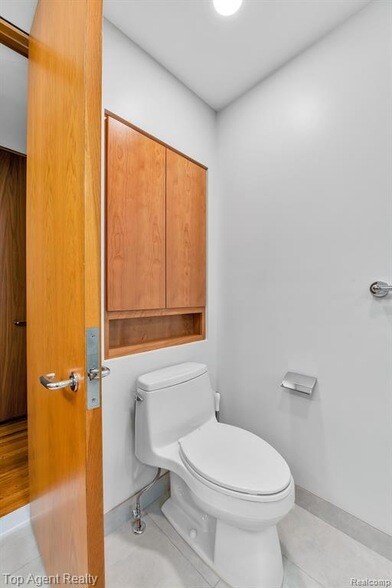 Building Photo - 5760 Snowshoe Cir