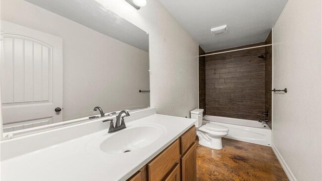 Building Photo - 2807 Terrace Dr