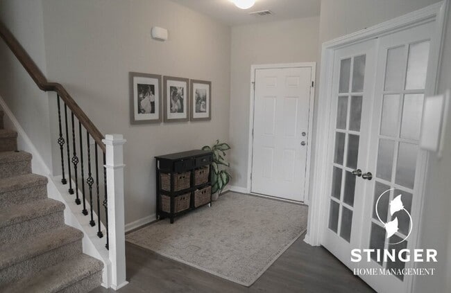 Building Photo - 24 Chauga St