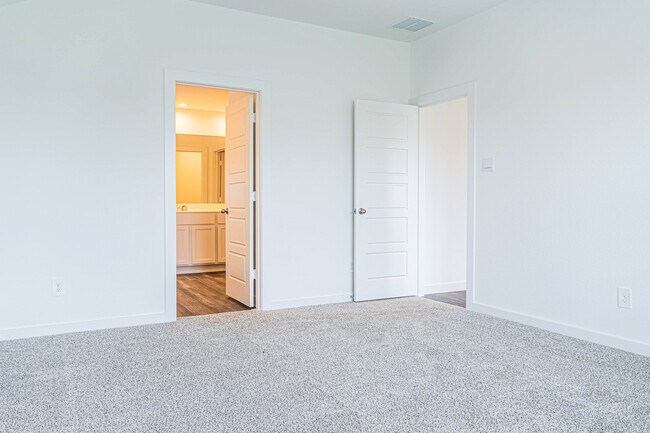 Building Photo - 1123 Sommerville Dr