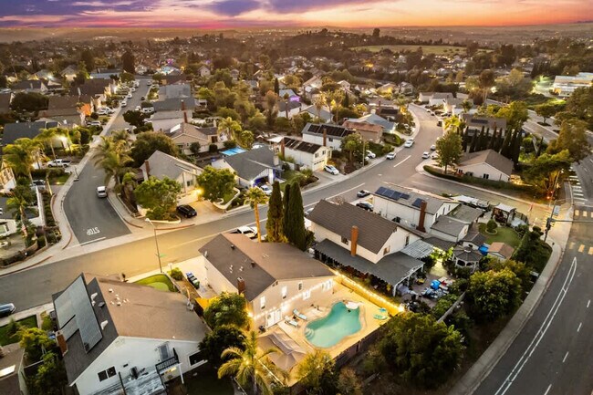 Building Photo - 13737 Via Tres Vistas