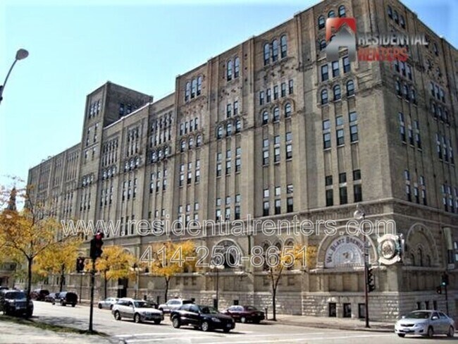 Building Photo - 270 E Highland Ave