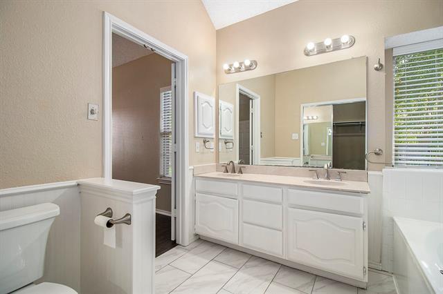 Building Photo - 2224 Heatherton Pl