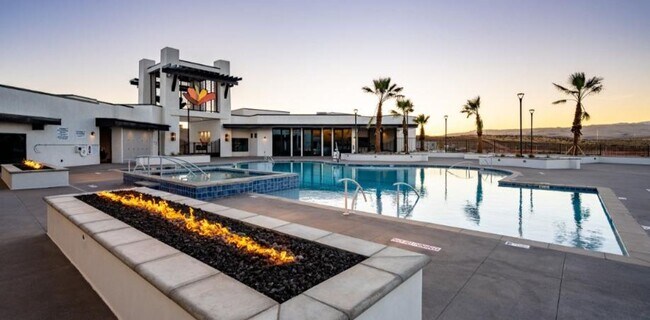 Building Photo - Desert Color Home -  Internet Included!