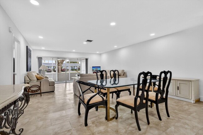 Building Photo - 5093 Privet Pl