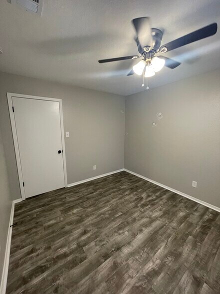 Building Photo - 3924 Waterford Way