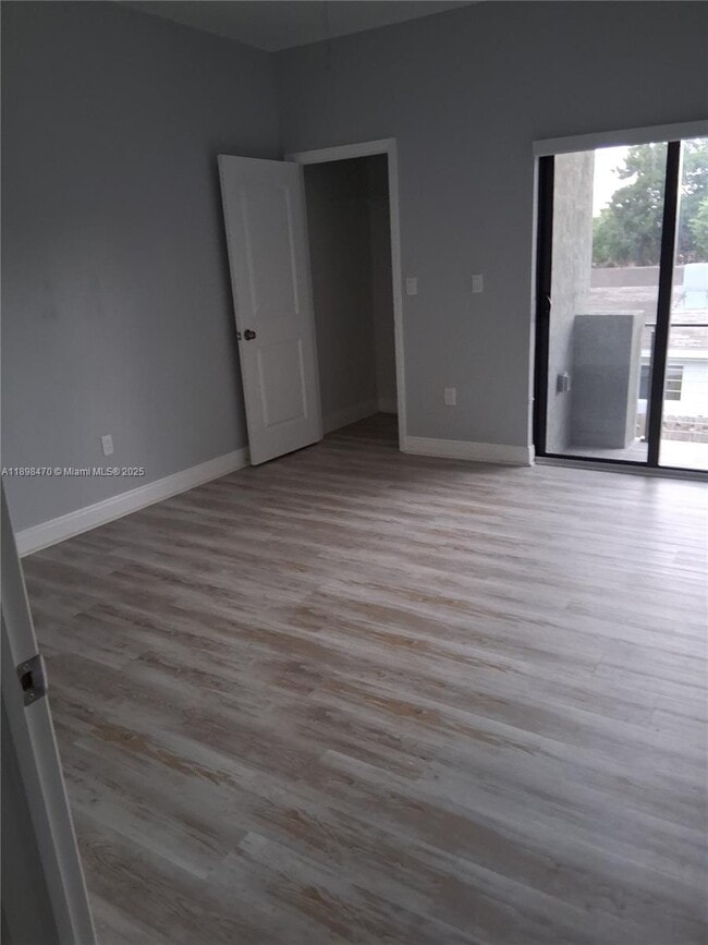 Building Photo - 488 NW 40th Ct