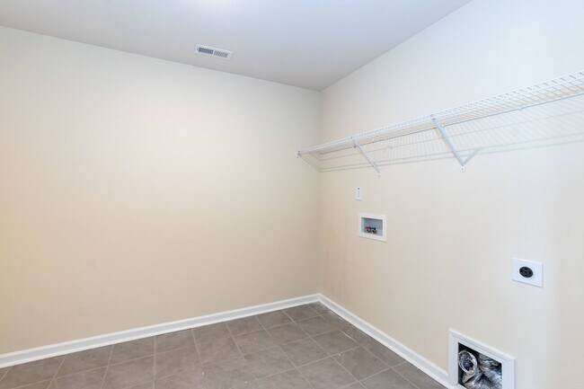 Building Photo - 807 Trestleview St