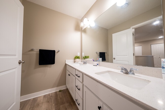 Building Photo - 13864 Kaylemore Trl