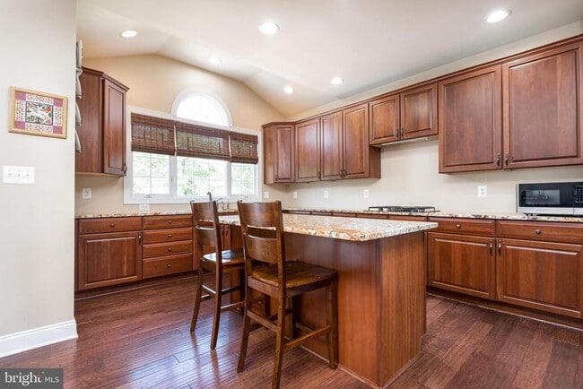 Building Photo - 5737 Waterloo Bridge Cir