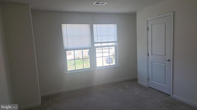 Building Photo - 5185 Mudville Ln