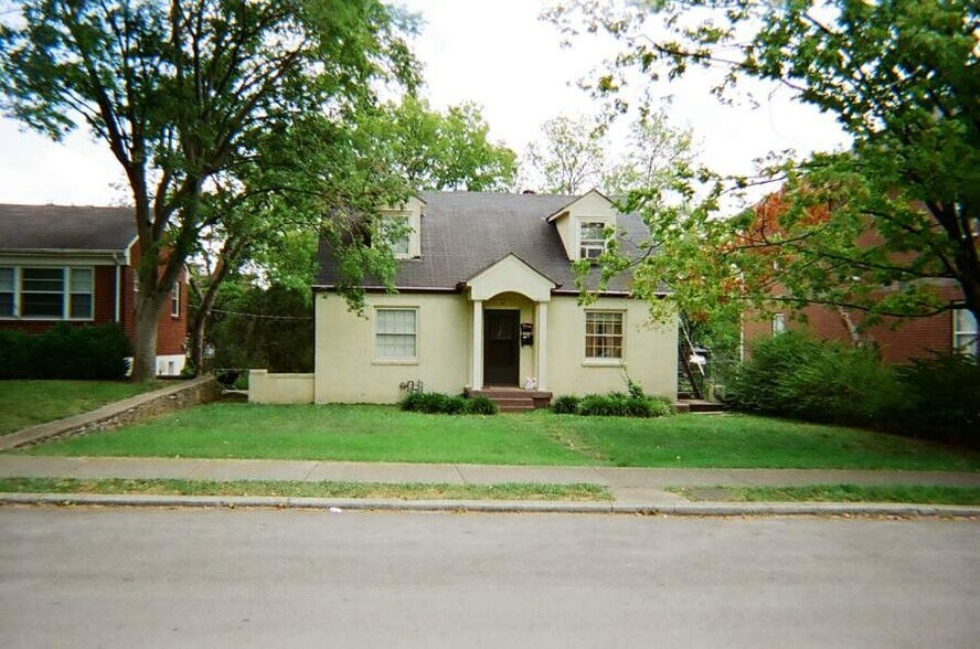 Building Photo - 3145 Parthenon Ave