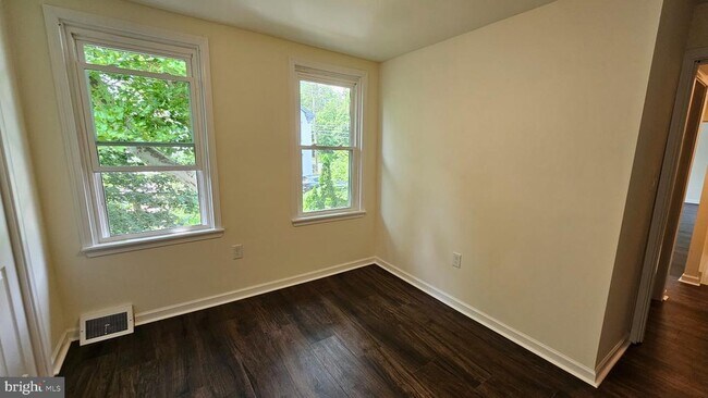 Building Photo - 340 E Baumstown Rd