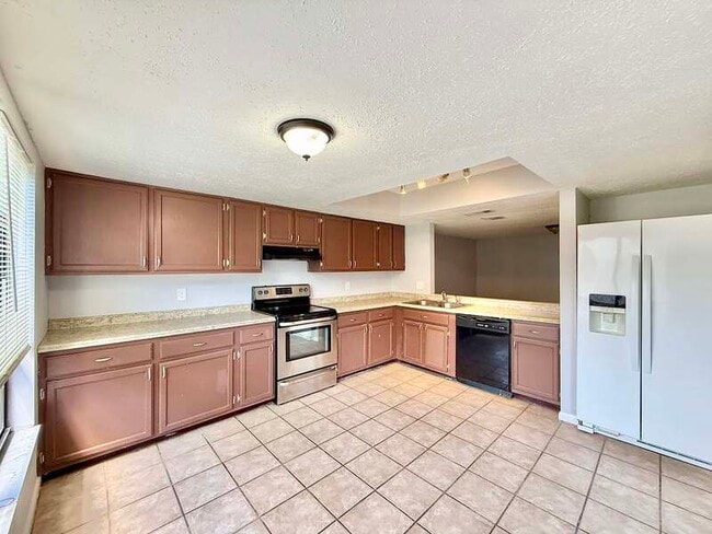 Building Photo - 5143 Puritan Cir
