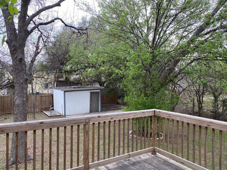 Building Photo - 2118 Burnet St