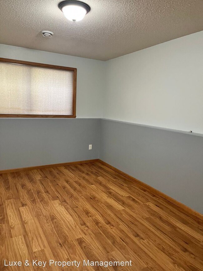 Building Photo - 3 br, 2 bath House - 3433 15th St S