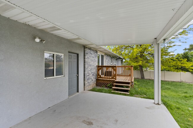 Building Photo - 1122 W 1300 N St