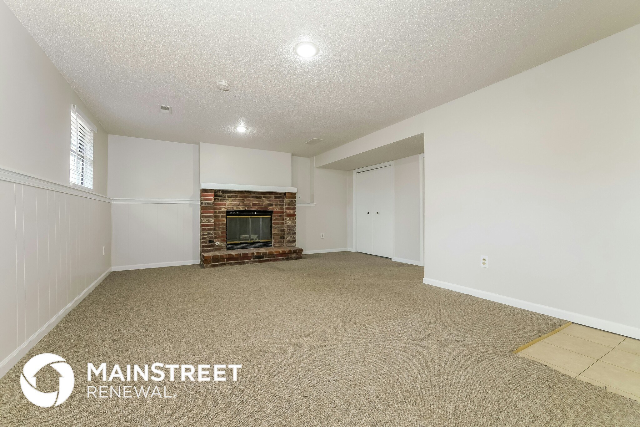 Building Photo - 10439 N Cherry Dr