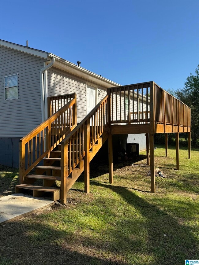 Building Photo - 1220 Utica Pl