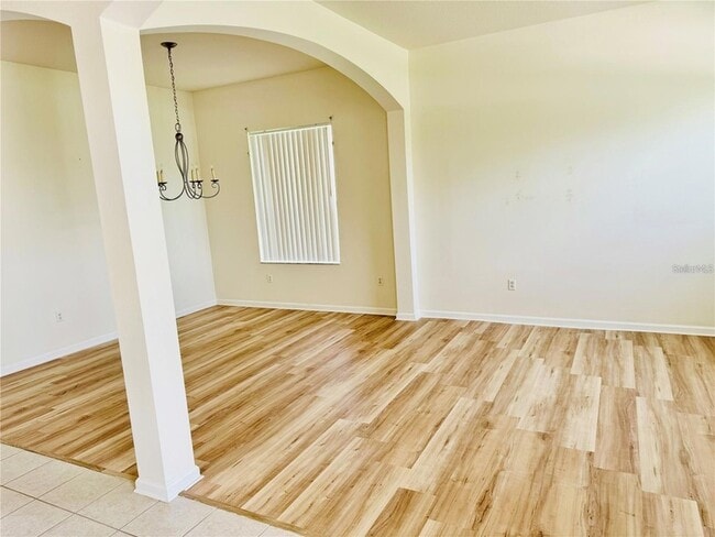Building Photo - 7346 Crescent Palm Dr