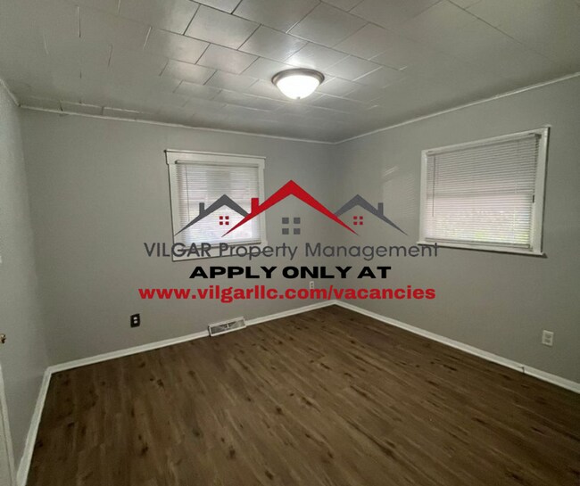 Building Photo - Step into comfort and convenience with this spacious 3-bedroom, 1-bathroom single-family home des...