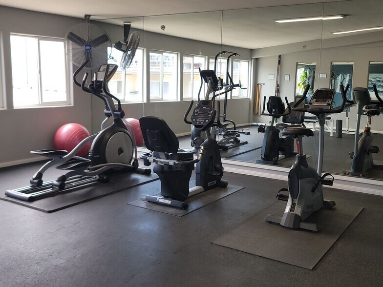 Building Photo - 1021 Scott St