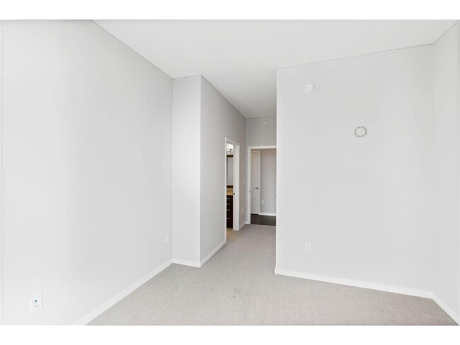 Building Photo - 497 S Marquette Ave