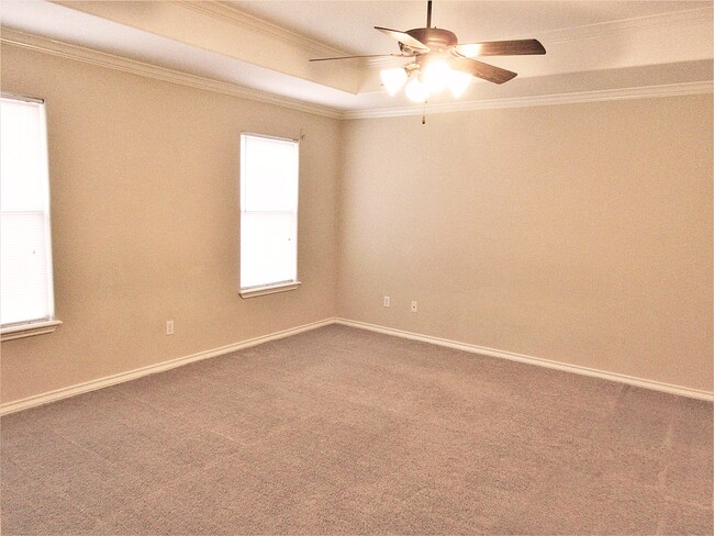 Building Photo - 5930 Cornell Dr
