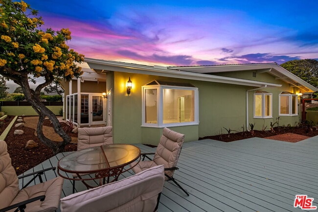 Building Photo - 221 Bellino Dr