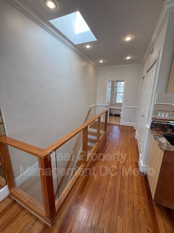 Building Photo - 2131 Newport Pl NW