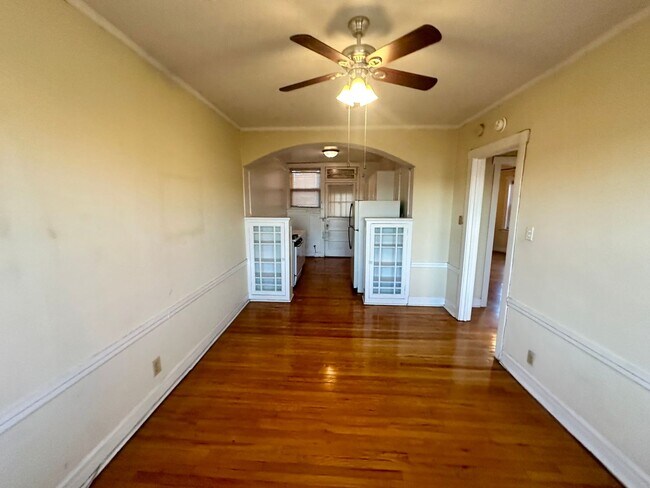 Building Photo - 4404 N Rockwell St
