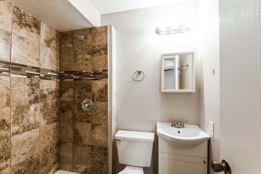 Building Photo - 3944 Walnut Ridge Ct