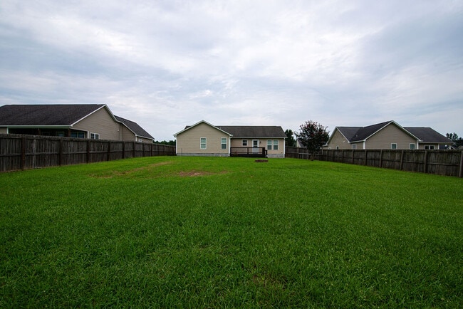 Building Photo - 202 Cottage Ln