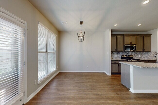 Building Photo - 6346 Spartan Dr