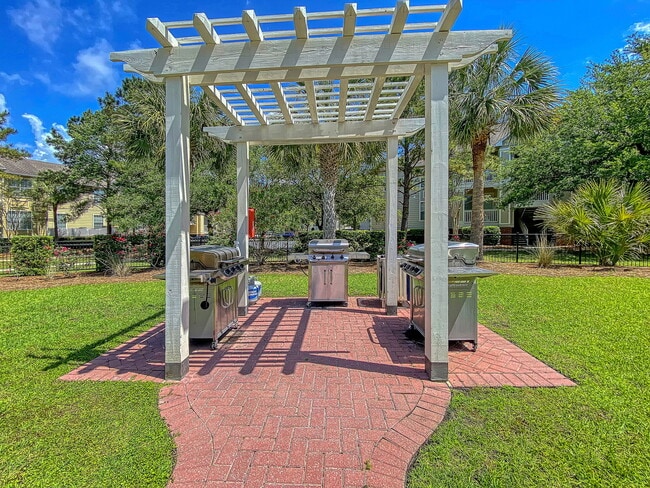 Building Photo - 1600 Long Grove Dr