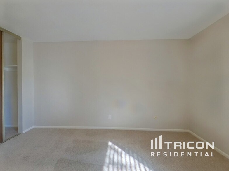 Building Photo - 3134 S Richfield St