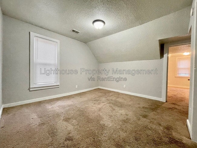 Building Photo - 1167 Pine St