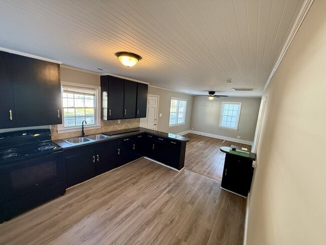 Building Photo - Single Family Ranch 2 Bed