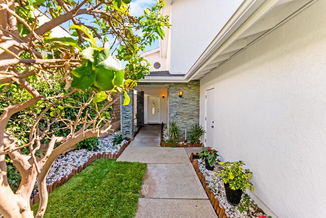 Building Photo - 7726 W 79th St