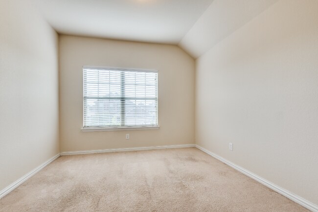 Building Photo - 2813 Castle Creek Dr