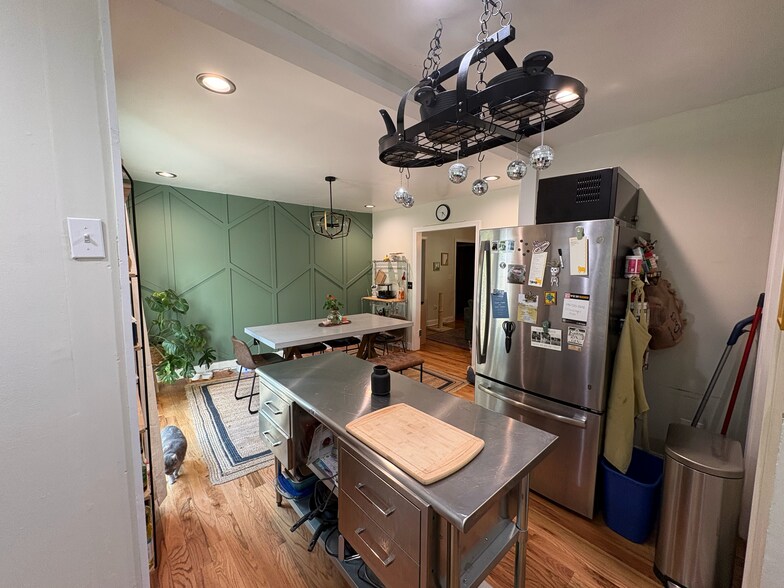 Building Photo - 1216 Beecher St SW
