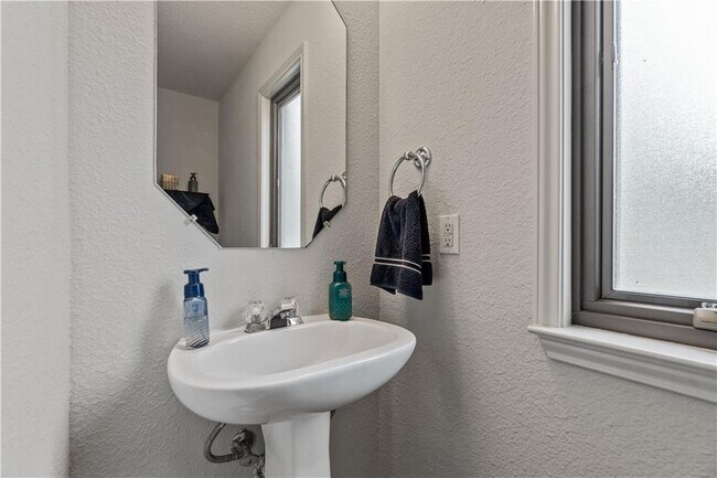 Building Photo - 1301 Caras Cv