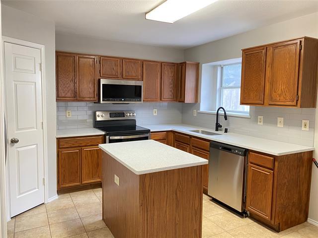 Building Photo - 1535 Collin Dr
