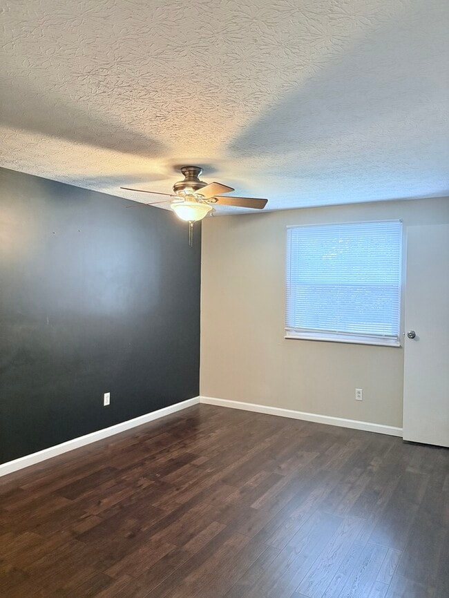 Building Photo - Charming 3 beds 2 baths in Columbus!