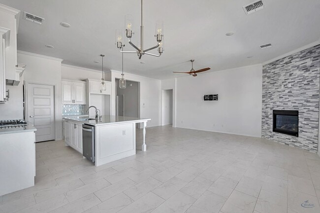 Building Photo - 1813 Wrigley Dr