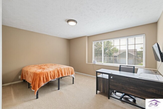 Building Photo - Beautiful Multilevel home in Cattail Creek III