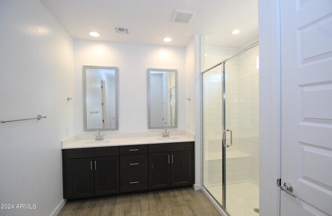 Building Photo - 1649 W la Mirada Dr