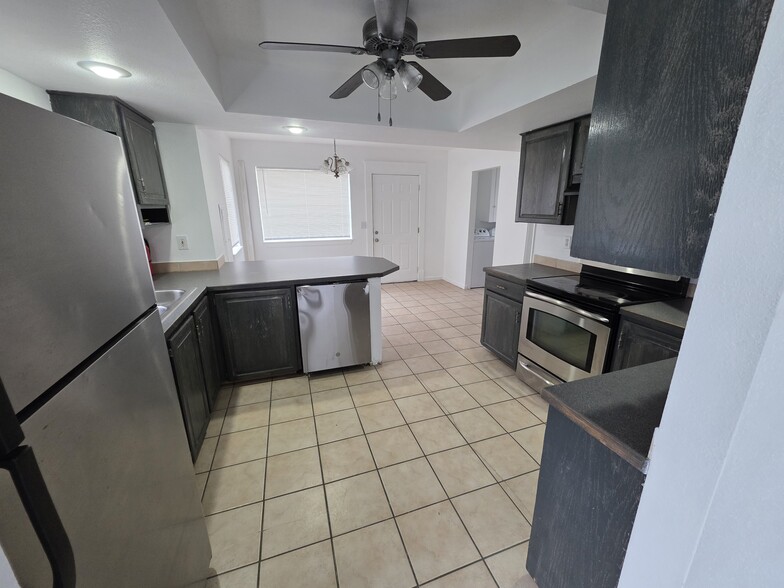 Building Photo - 4322 S Puget Sound Ave