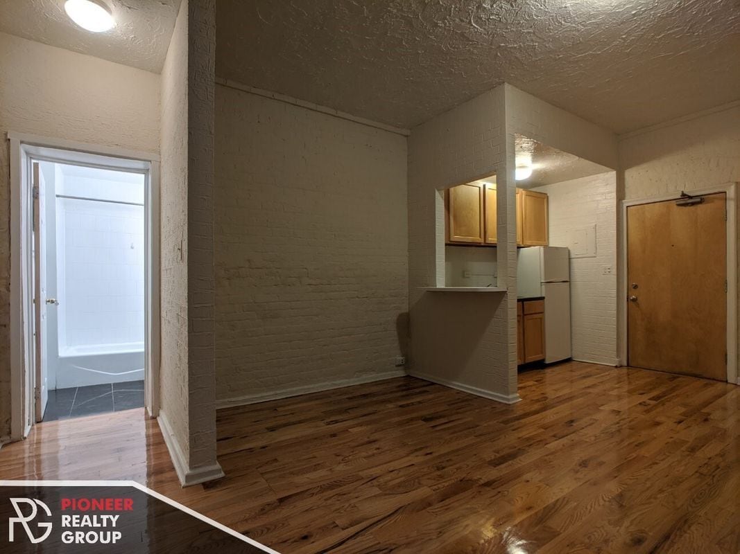 Building Photo - 536 W Arlington Pl