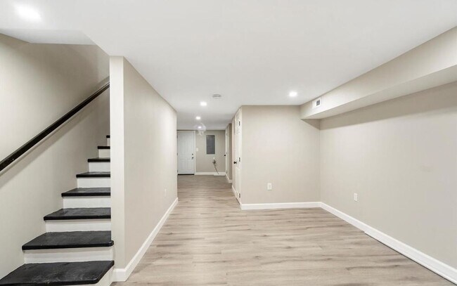 Building Photo - Luzerne